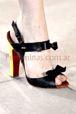 Zapatos dia moda verano 2012 DETALLES Jonathan Saunders